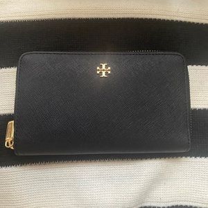 Tory Burch zip around wallet